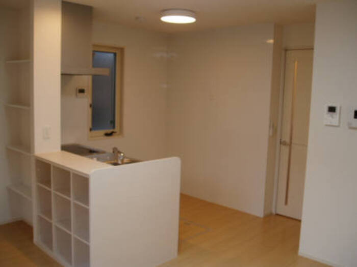 プランドール和田中　B棟 BⅤの居間・リビング