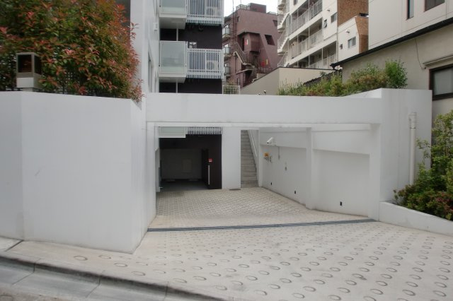 渋谷区鶯谷町の駐車場