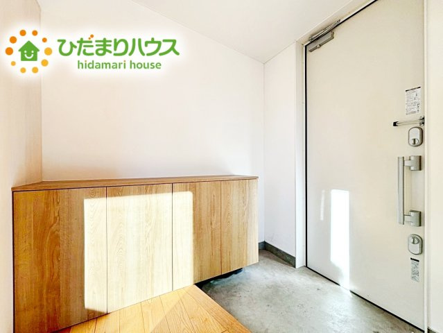 【玄関】 | 水戸市笠原町　中古戸建 | 丁度良い靴箱のサイズ♪これだけあれば家族全員の靴がしまえてスッキリ(^O^)