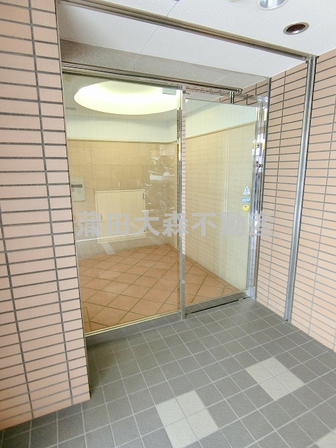 クレフォート大森のエントランス|オートロック宅配BOX付のエントランス