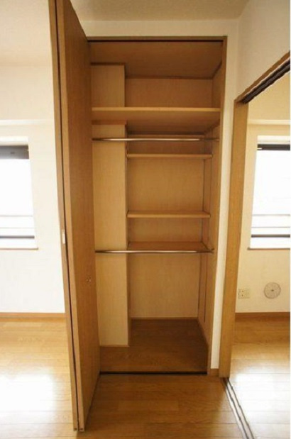 クレフォート大森の収納|収納　うれしい上下2段パイプ奥行きあるクローゼット　
