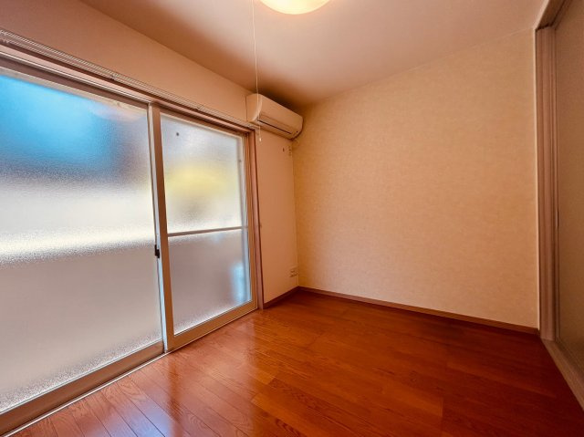 KTIレジデンス月見山Ⅱの居間・リビング