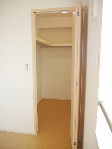 フィオリーレＡの収納|ウォークインクローゼット