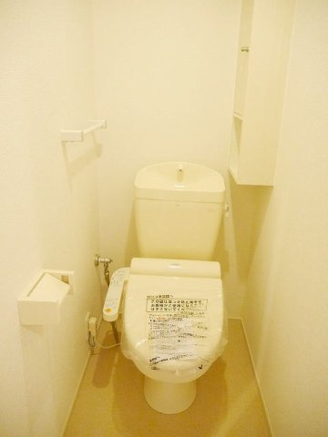 フィオリーレＡのトイレ|温水洗浄暖房便座付き
