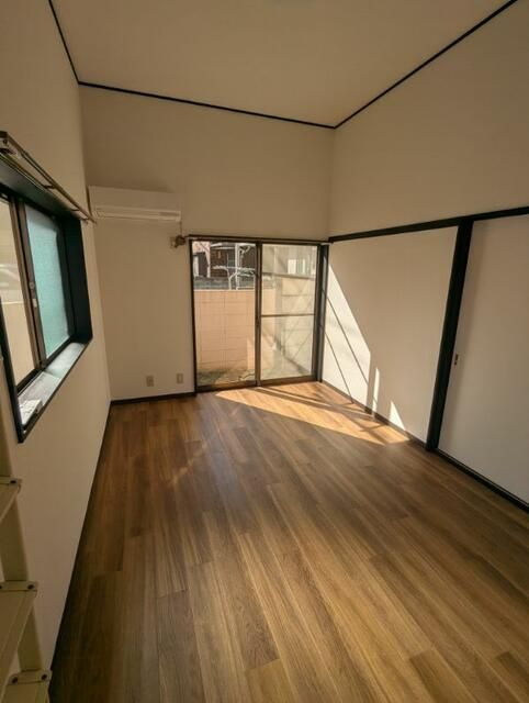 ウエストヒルの居間・リビング