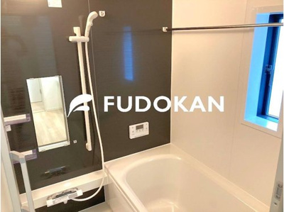 【内観：施工例】 | 山形市浜崎第3【新築建売住宅】2号棟 | 広々浴室は、ゆったりとくつろいで疲れを癒す空間です。