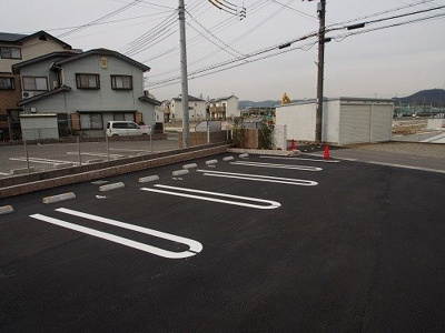 【駐車場】 | カーサ・ヴィラジオⅡ | 駐車場完備です