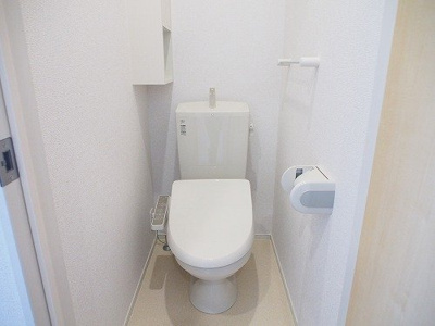 【トイレ】 | カーサ・ヴィラジオⅡ | ゆったりとした空間のトイレです