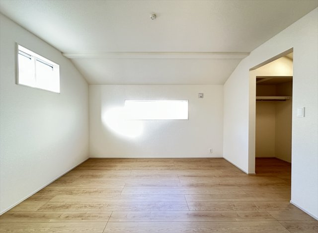 【洋室】 | 志木市柏町2丁目　新築一戸建住宅　全2棟　(志木本店) | 7.0帖のゆとりある洋室。