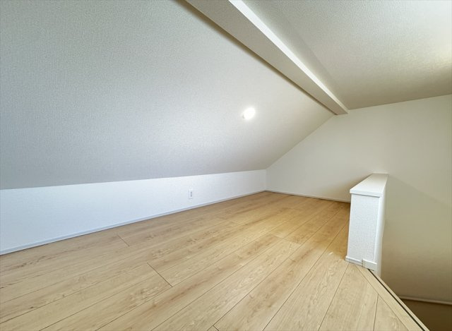 【収納】 | 志木市柏町2丁目　新築一戸建住宅　全2棟　(志木本店) | 固定階段なので荷物の出し入れも安心なロフト。