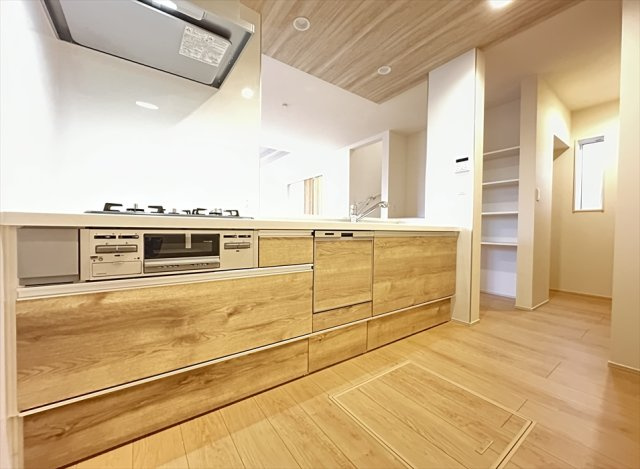 【キッチン】 | 志木市柏町2丁目　新築一戸建住宅　全2棟　(志木本店) | 食洗器付で家事の時間を短縮、その分家族との時間や自分時間を増やすことができます。