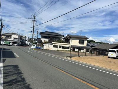 【前面道路含む現地写真】 | 花園町売地 | 解体工事完了！運転が苦手な方でも安心なゆとりある前面道路