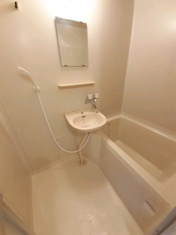 エルディム猫田の浴室|落ち着いた空間のお風呂です