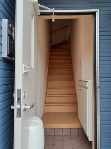 アライヴ．ウィングの玄関