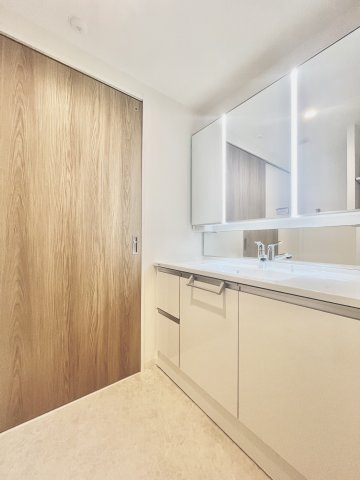 北五葉パーク・ホームズの洗面所|スペースが確保できる洗面所です