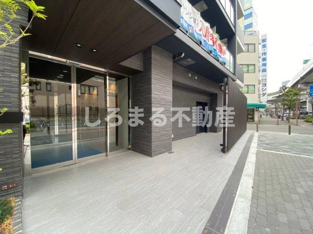 シーズンフラッツ阿波座のエントランス