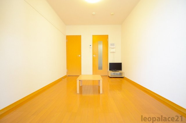レオパレス梅北フィオーレの寝室|１Fはフローリング仕様・２Ｆは絨毯仕様になります。