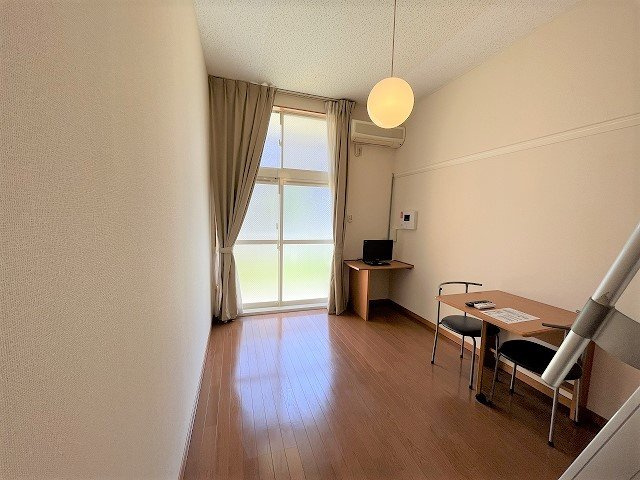 レオパレスフィスデファミーユの居間・リビング