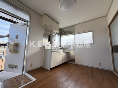 【居間・リビング】 | 清水コーポ | 使いやすいリビングです