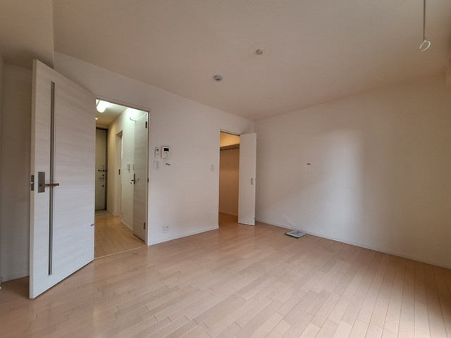 ロンボヌール稲毛の居間・リビング|★7.9帖のフローリングの室内★