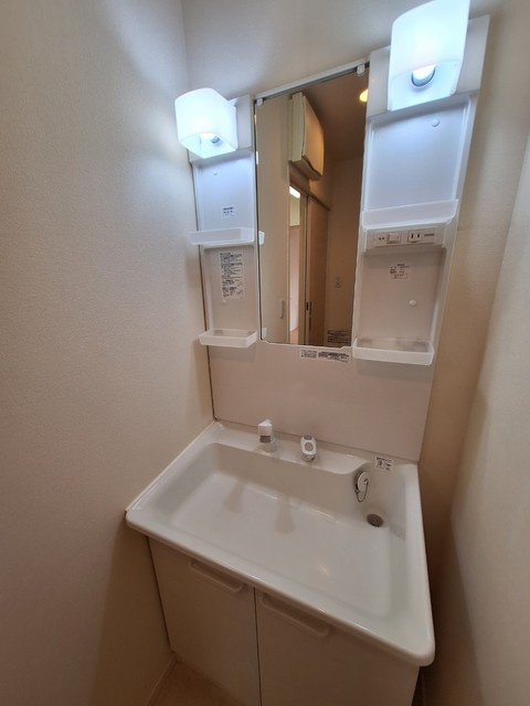 ロンボヌール稲毛の洗面所|★朝の身支度に便利なシャンプードレッサー★