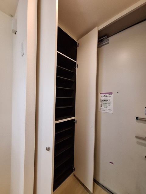 ロンボヌール稲毛の玄関|★シューズボックス★