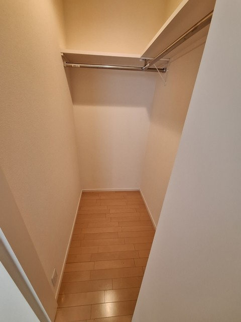 ロンボヌール稲毛の収納|★1.1帖のウォークインクローゼット★