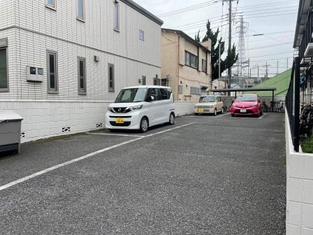グレイス戸田の駐車場