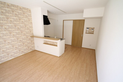 【居間・リビング】 | ＢＬＵＥ ＴＲＥＥ陽光台 | おしゃれな居間です