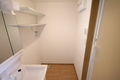 【洗面所】 | ＢＬＵＥ ＴＲＥＥ陽光台 | 使いやすい洗面所です