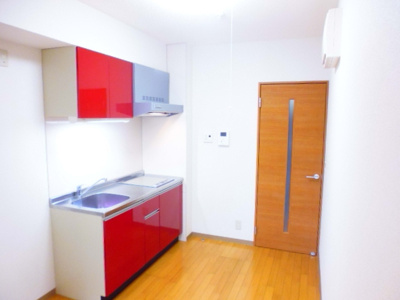 【居間・リビング】 | ラ・メゾン・フロフォンス | 8.3帖のきれいな洋室。