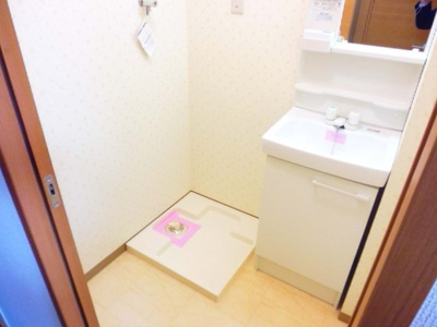 【設備】 | ラ・メゾン・フロフォンス | 室内洗濯機置場。