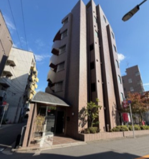 【外観】 | 鉄筋コンクリート造のがっしりとした建物。