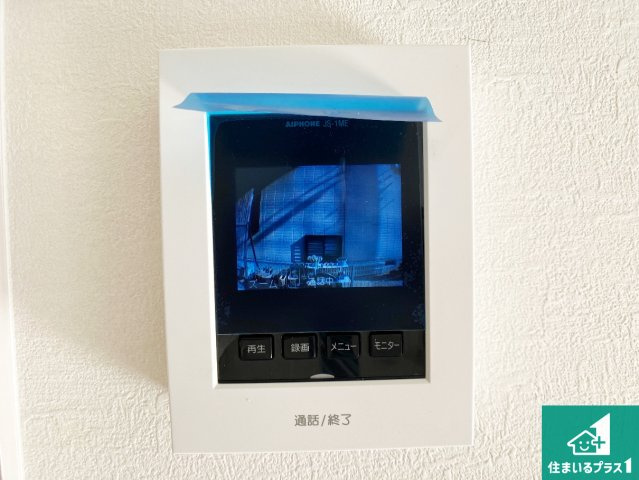 加古川市西神吉町岸　第3期　新築一戸建ての防犯設備|カラーモニターインターホン！声だけでなく来訪者の姿や顔がモニターで確認できるので、小さなお子様がいらっしゃるご家庭でも安心できます！