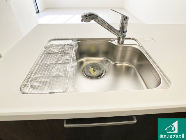 加古川市西神吉町岸　第3期　新築一戸建てのキッチン|広々としたシンクで食器洗いも楽々！