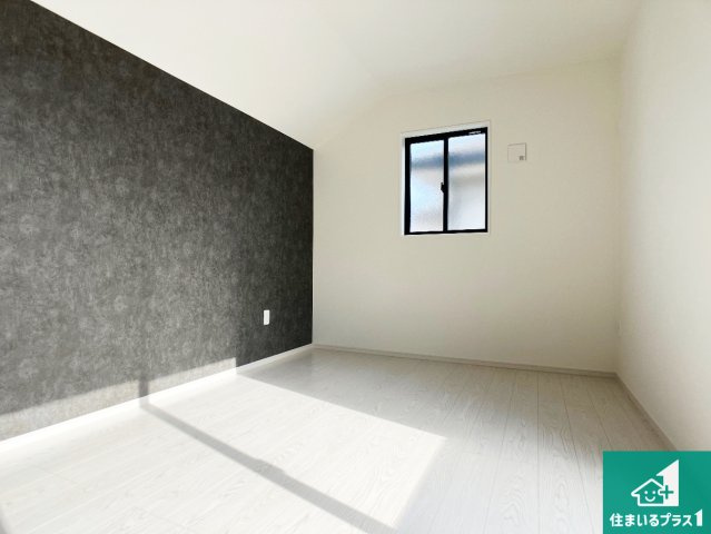 加古川市西神吉町岸　第3期　新築一戸建ての洋室|シンプルな洋室は、自分好みのインテリアが楽しめます♪ご家族とインテリアや家具を選びに行くのは新築購入時の醍醐味の一つです。ぜひお楽しみください♪