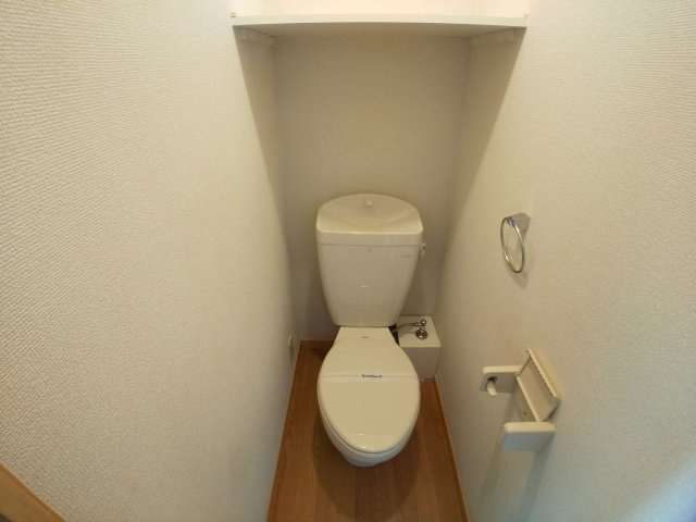 レオパレス雪州のその他|明るく清潔感のあるトイレ