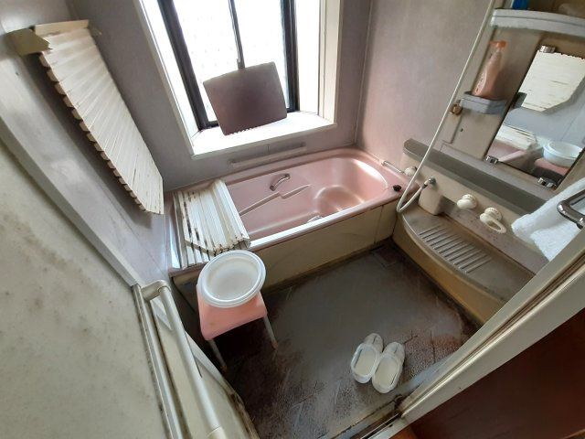 宇土市新開町の中古一戸建の浴室