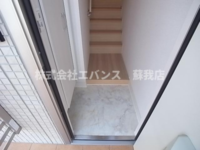 【玄関】 | アマービレＢ | 明るい玄関です