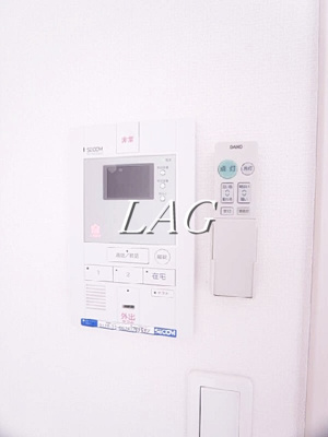 【セキュリティ】 | リブリ・四つ木シュトラーセ | モニター付きインターホンです。