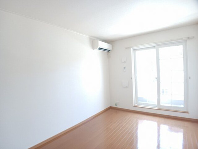 【居間・リビング】 | グレイス　レジデンス　Ｂ | ゆったりとしたリビングです