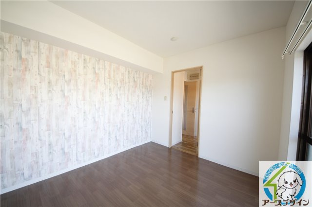 岸本マンションの洋室