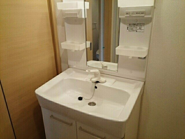 【洗面所】 | コモド　ヴィラ　Ⅰ | 使いやすい洗面所です