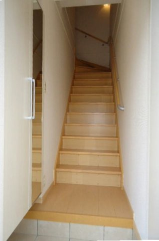 ローズマリーＢの玄関