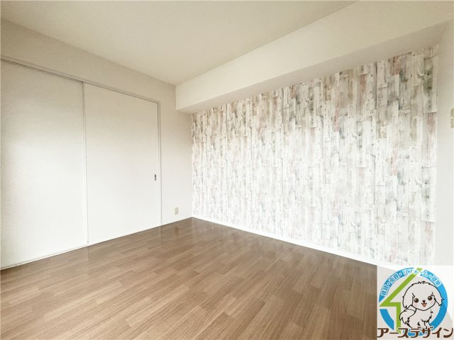 岸本マンションの洋室