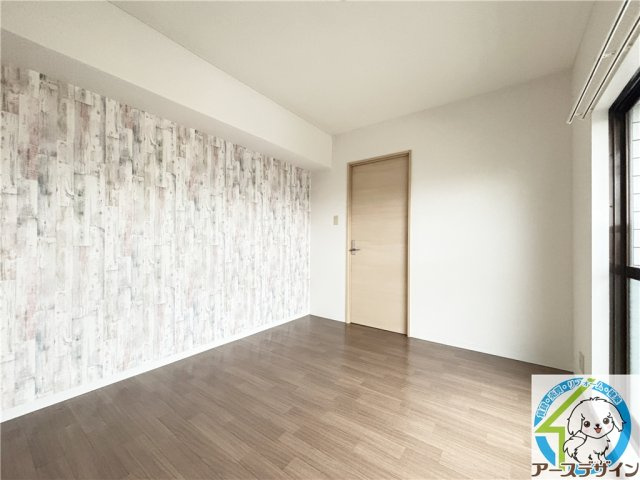 岸本マンションの洋室