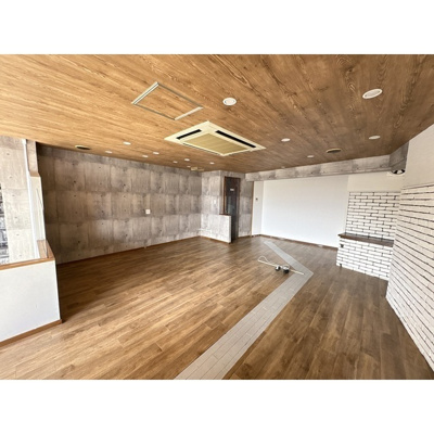 【居間・リビング】 | 林ハイツⅠ | こちらの居間で趣味の時間をお楽しみください