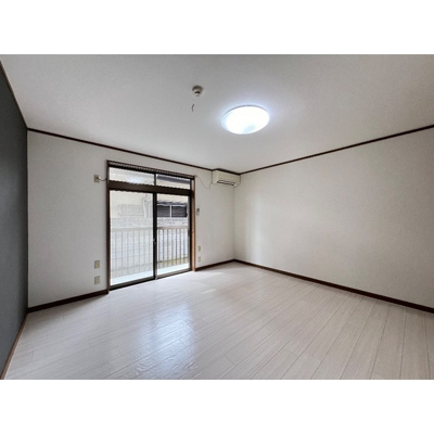 【居間・リビング】 | サンワハイツ７号棟 | おしゃれなリビングです