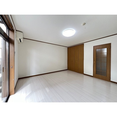 【居間・リビング】 | サンワハイツ７号棟 | ゆったりとした居間です