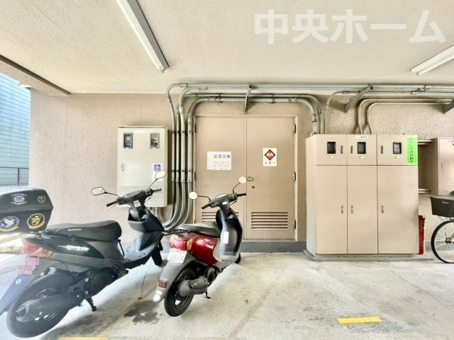 トーア東尾久マンションの駐車場|【バイク置場】最新の空き状況や費用などの詳細は担当スタッフまでお問い合わせください。
